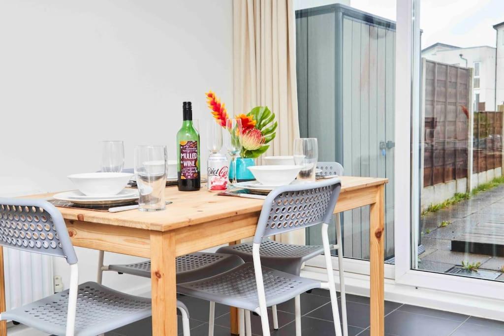 Dellehomes- Free Parking, Wfh, Family-Friendly Манчестър Екстериор снимка
